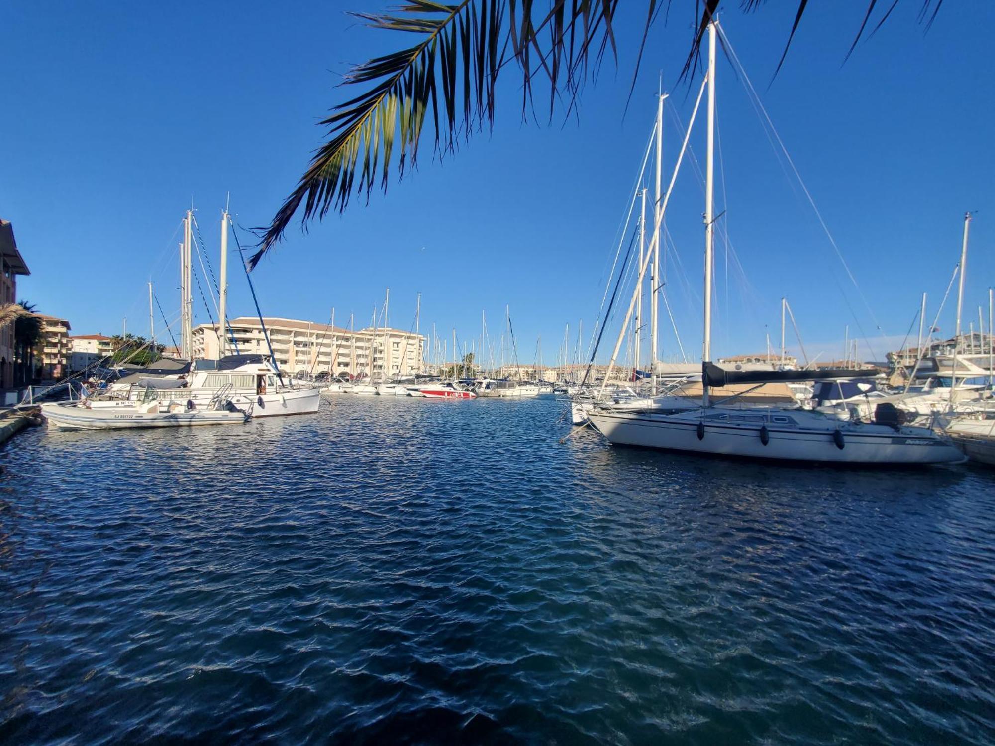 Residence Cap Hermes, Incroyable Vue Sur Le Port, Fréjus Kültér fotó